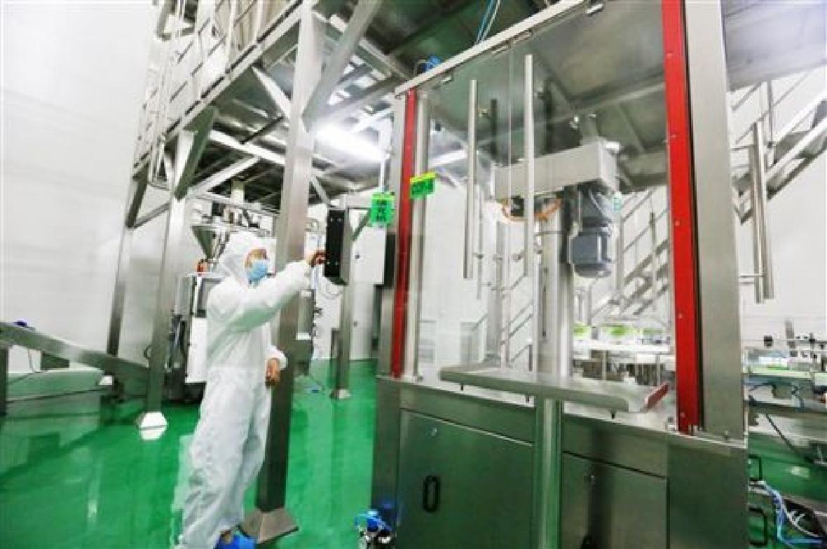 比配方注册更严的监督 赢天堂开启工厂全透明直播